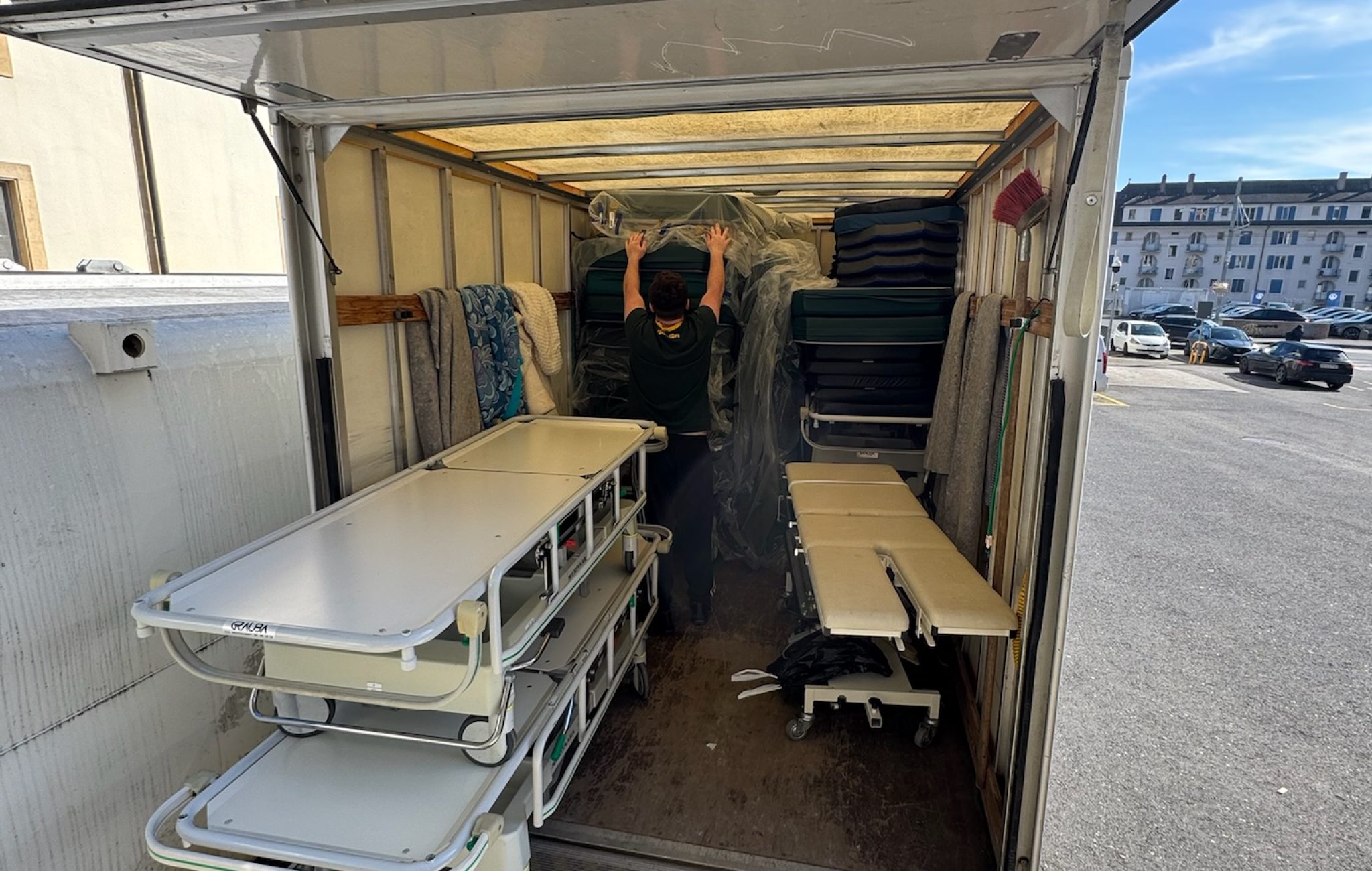 BDBC0E6C-1A53-4F5E-A23F-ECE4D511E7B1